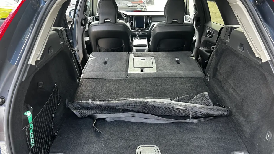 VOLVO XC60 XC60 T4 Momentum Pro aut