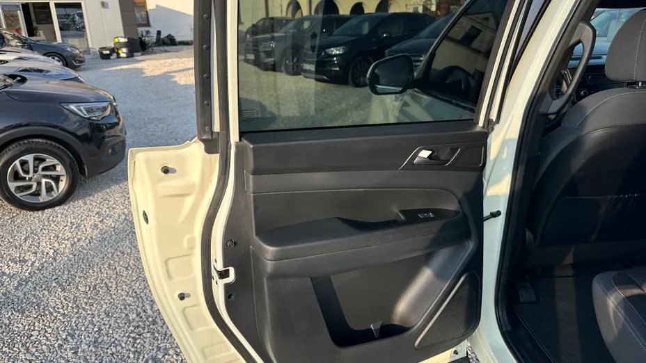 KGM / SSANGYONG Musso Musso 2.2 Crystal 4WD aut