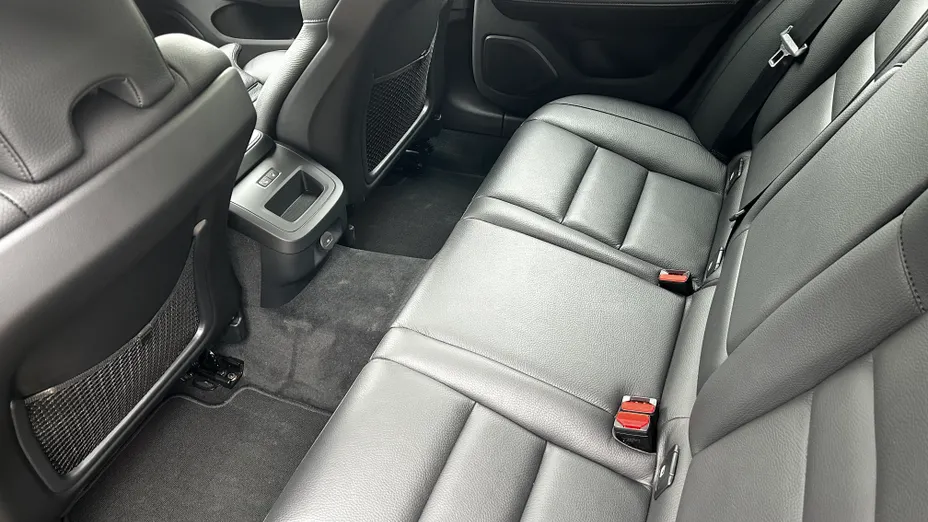 VOLVO V60 V60 B3 B Plus Dark aut