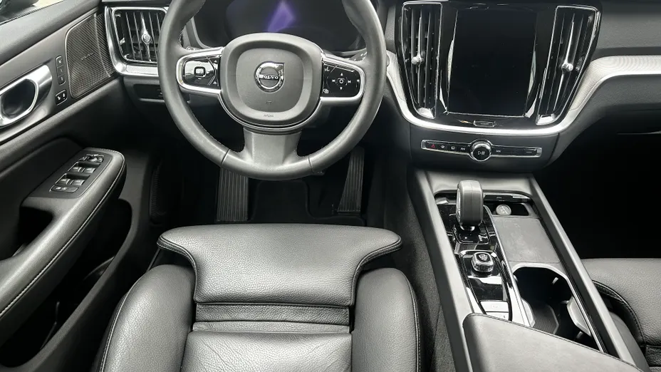 VOLVO V60 V60 B3 B Plus Dark aut