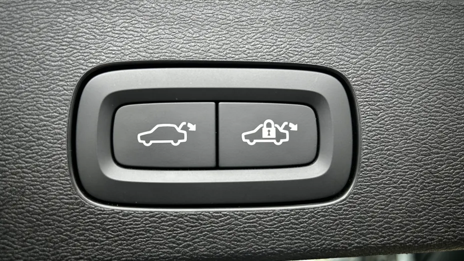 VOLVO V60 V60 B3 B Plus Dark aut
