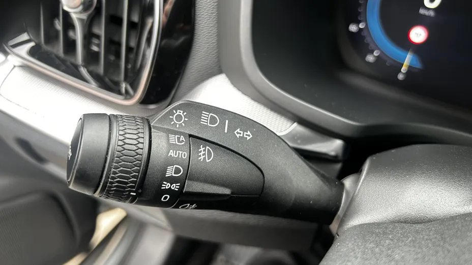 VOLVO V60 V60 B3 B Plus Dark aut