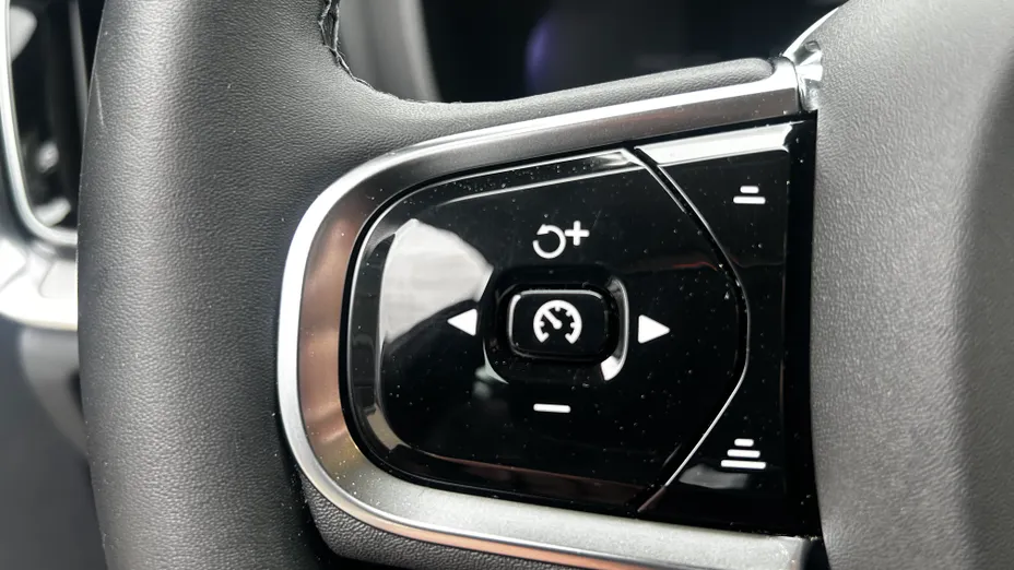 VOLVO V60 V60 B3 B Plus Dark aut