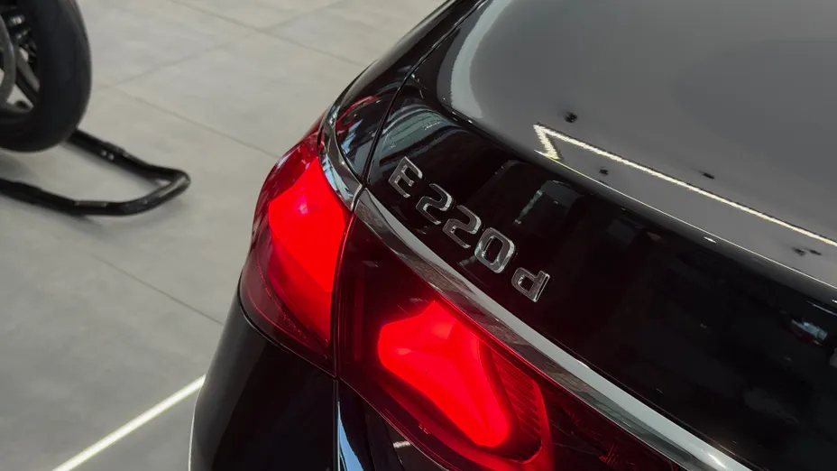 MERCEDES-BENZ E Klasa E 220 d 4-Matic AMG