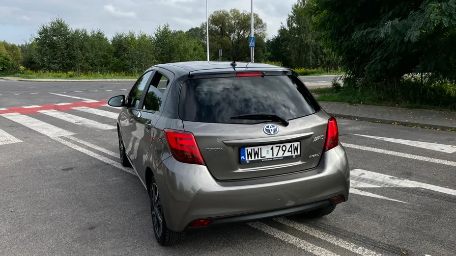 TOYOTA Yaris -