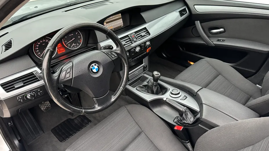 BMW Seria 5 523i
