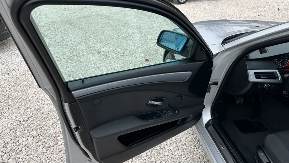BMW Seria 5 523i