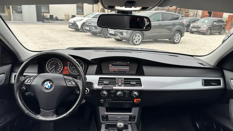 BMW Seria 5 523i