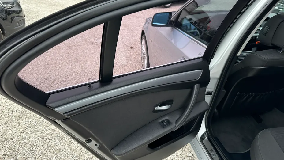 BMW Seria 5 523i