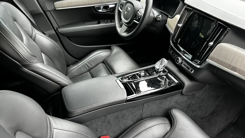 VOLVO V90 V90 T8 AWD Plug-In Hybrid Ultra Bright aut