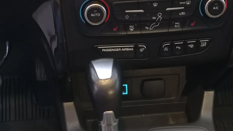 FORD Escape Escape 2.0 EcoBoost AWD Titanium