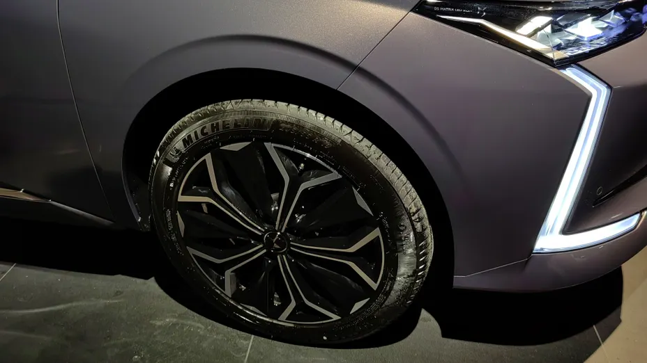 DS DS4 DS 4 1.2 PureTech Étoile Alcantara aut Nowy