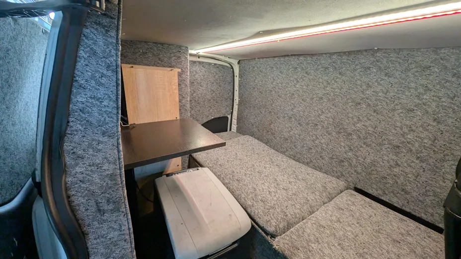 PEUGEOT Partner Van -