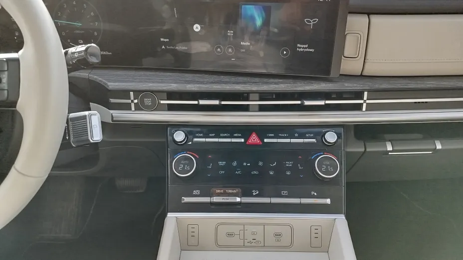 HYUNDAI Santa Fe Santa Fe 1.6 T-GDI PHEV Platinum 4WD aut