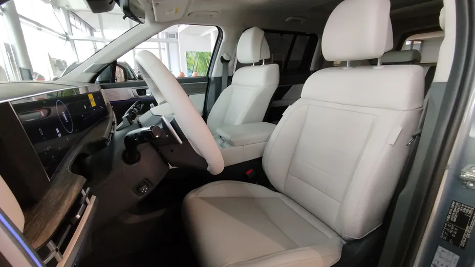 HYUNDAI Santa Fe Santa Fe 1.6 T-GDI HEV Platinum 4WD aut 7os. Nowy