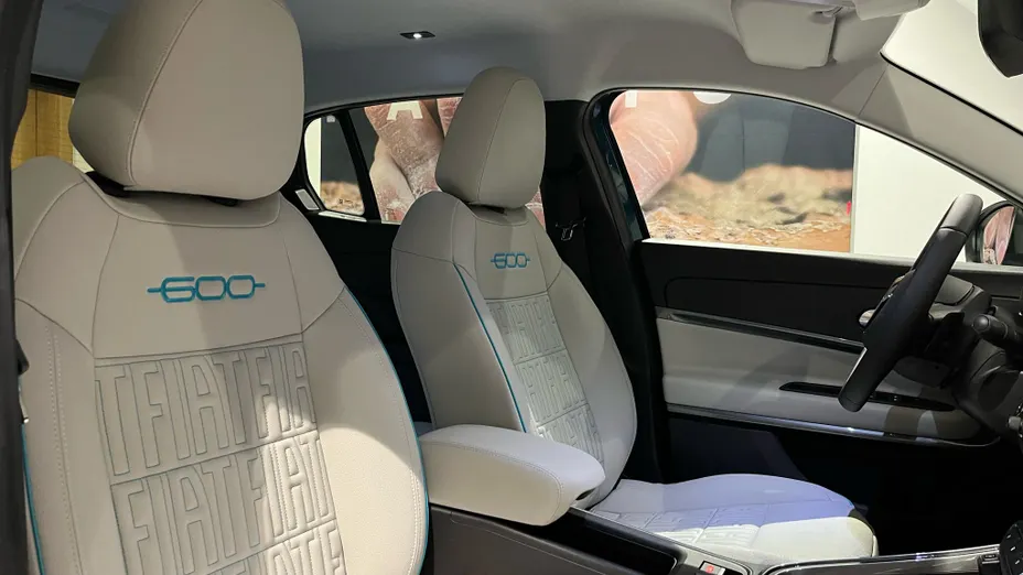 FIAT 600 600 1.2 Turbo Hybrid La Prima eDCT Nowy