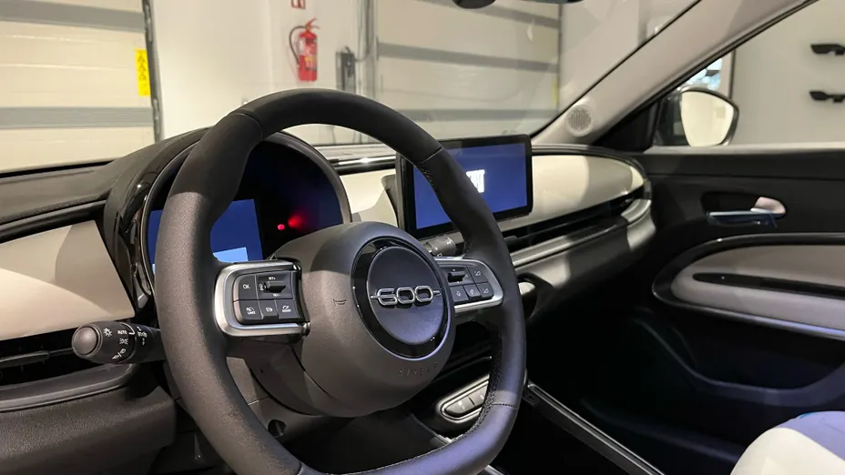 FIAT 600 600 1.2 Turbo Hybrid La Prima eDCT Nowy