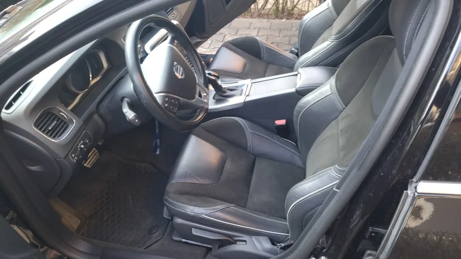 VOLVO V60 V60 B4 D R-Design aut