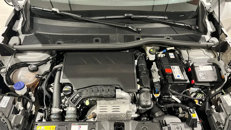 PEUGEOT 2008 2008 1.2 PureTech Allure S&S EAT8