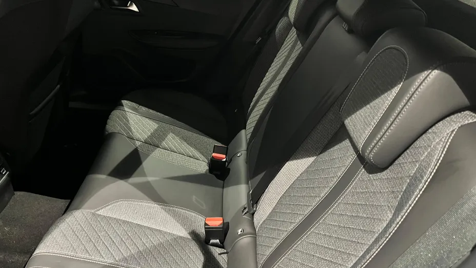 PEUGEOT 2008 2008 1.2 PureTech Allure S&S EAT8