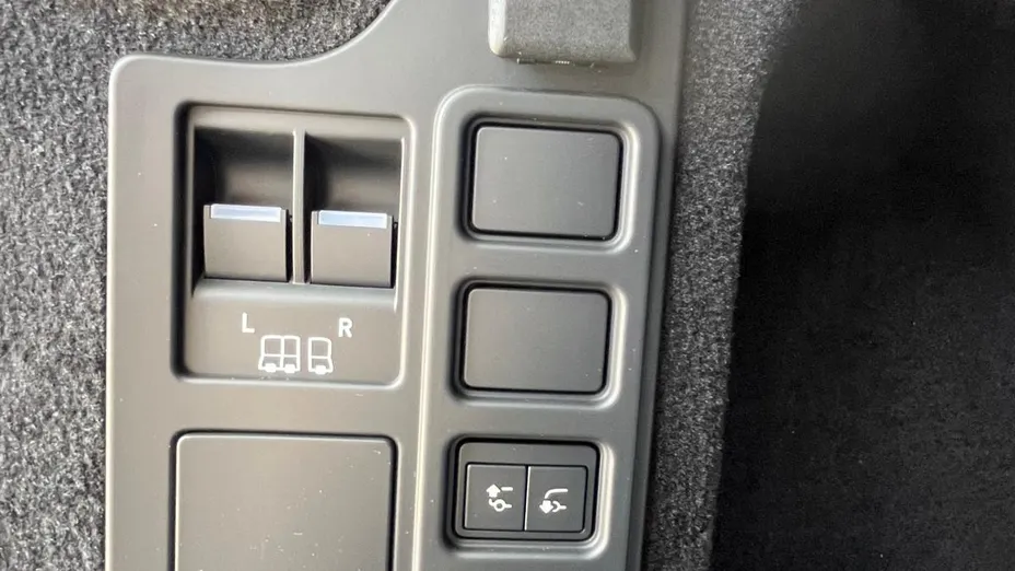 LAND ROVER Discovery Discovery V 3.0 D250 mHEV Dynamic SE