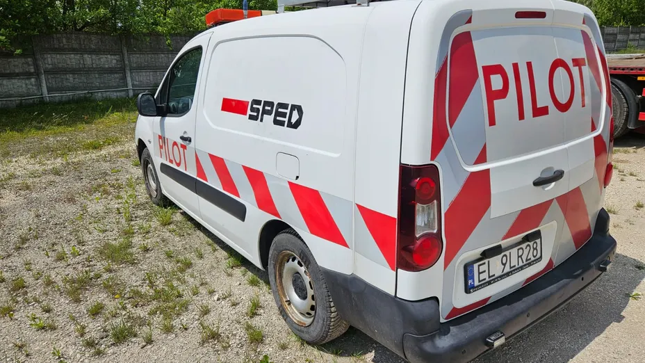 PEUGEOT Partner Van -