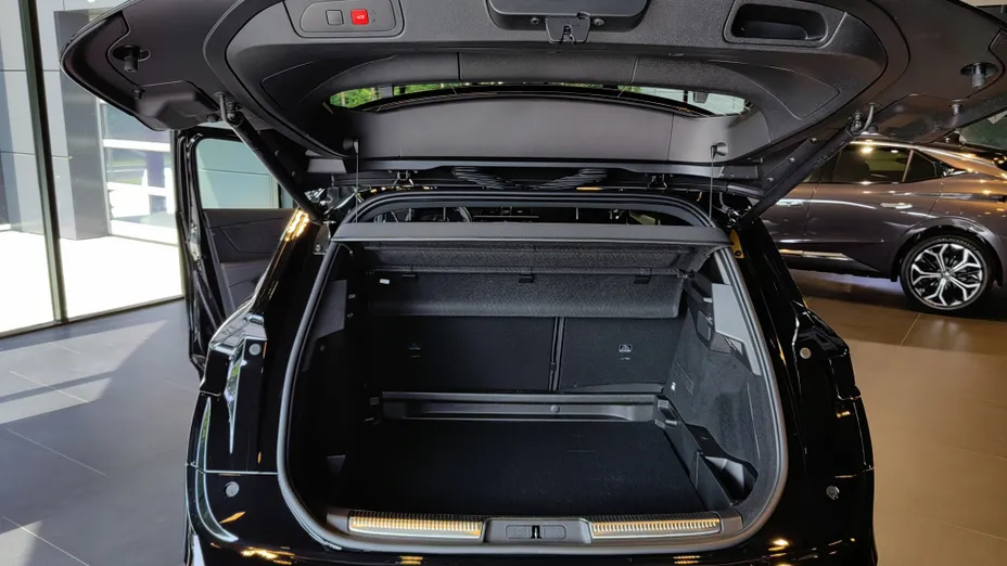 DS DS7 DS 7 1.6 E-Tense 4x4 Edition France aut Nowy