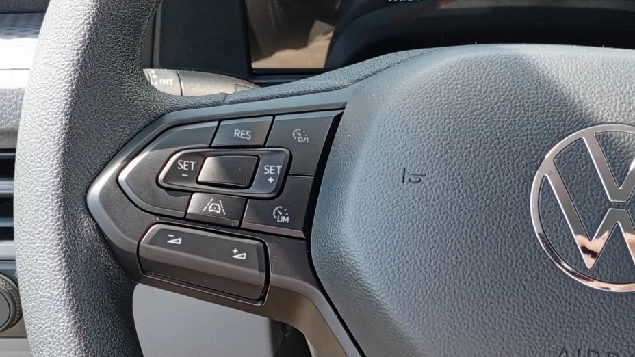 VOLKSWAGEN Transporter Transporter TDI L1H1