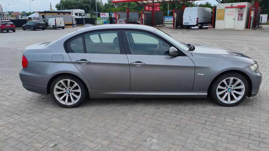 BMW Seria 3 320i