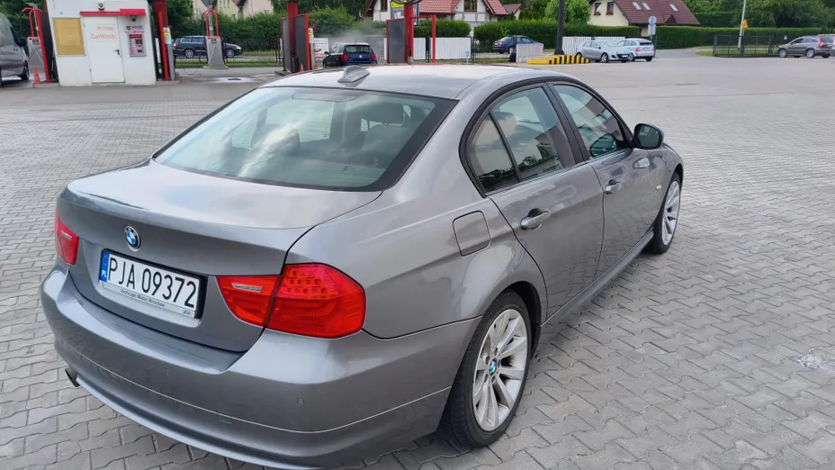 BMW Seria 3 320i