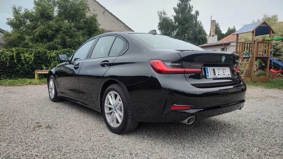 BMW Seria 3 330e Advantage aut