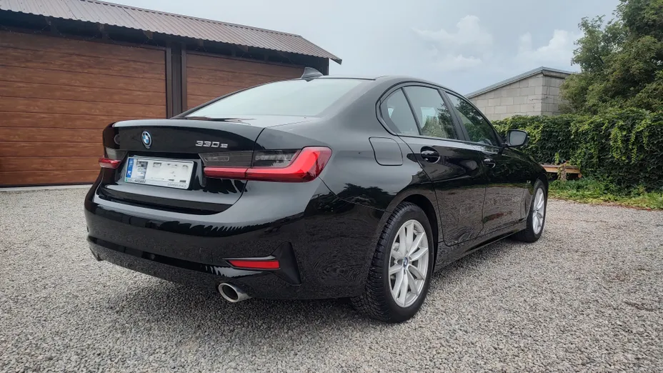 BMW Seria 3 330e Advantage aut