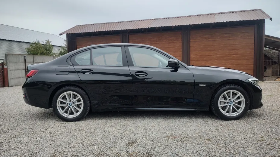 BMW Seria 3 330e Advantage aut