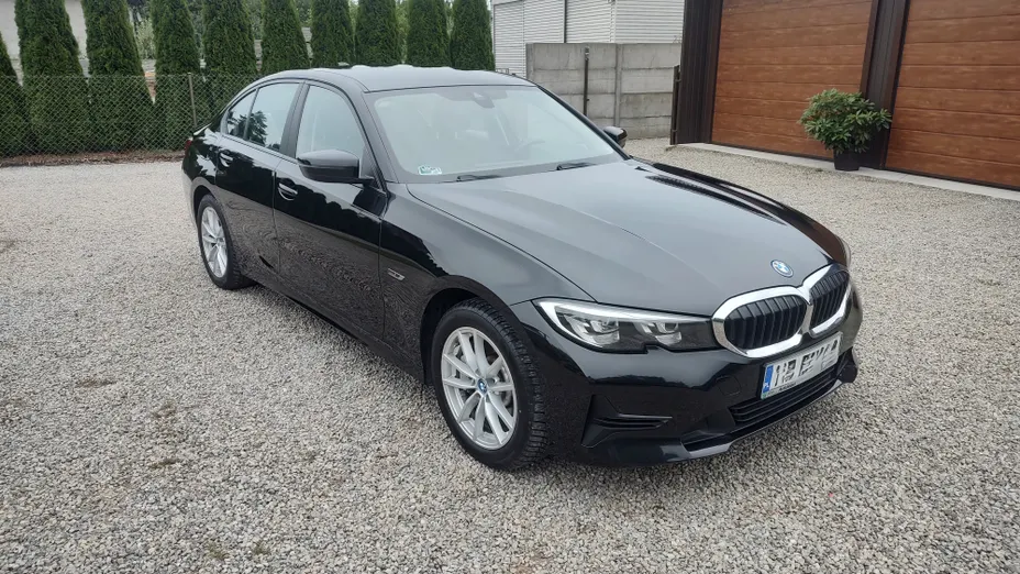 BMW Seria 3 330e Advantage aut