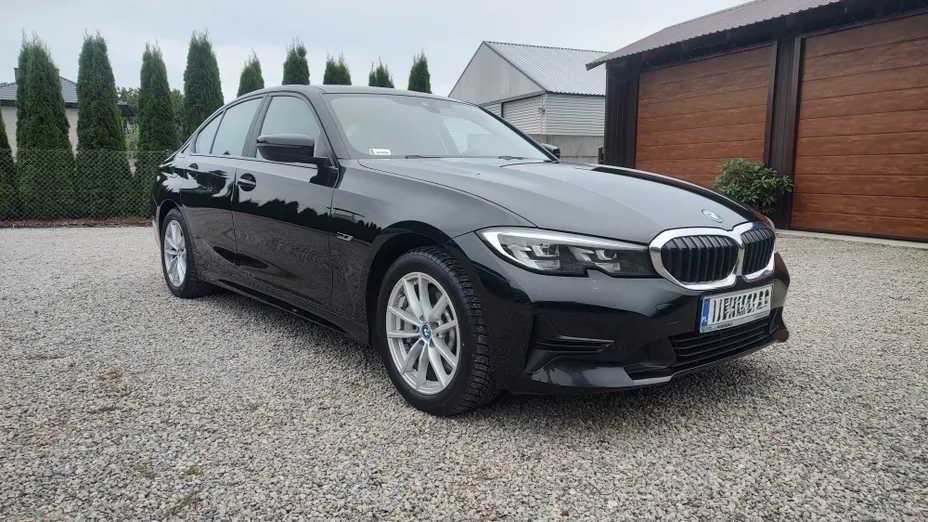 BMW Seria 3 330e Advantage aut
