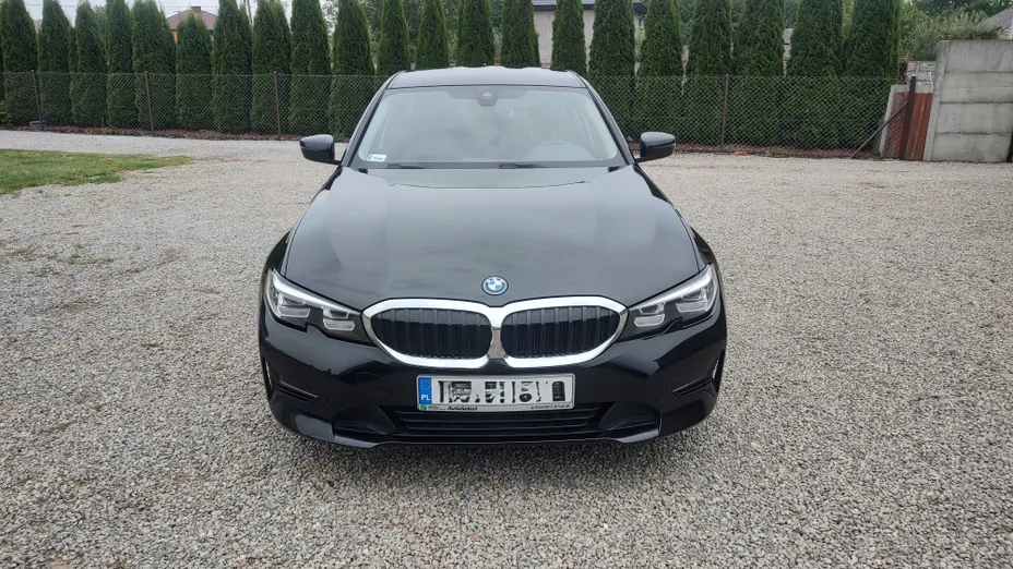BMW Seria 3 330e Advantage aut