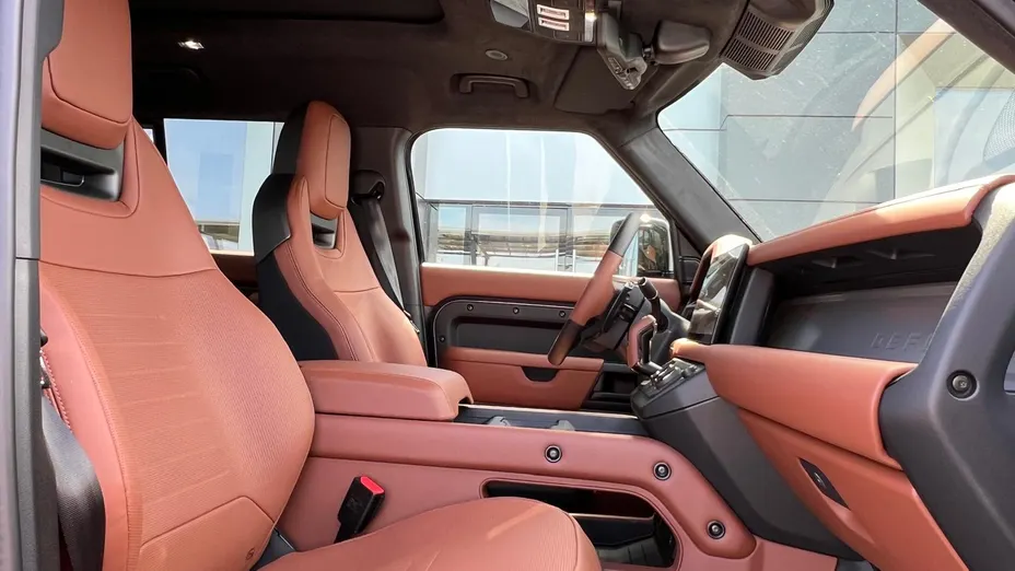 LAND ROVER Defender Defender 110 4.4 P635 V8 mHEV Octa