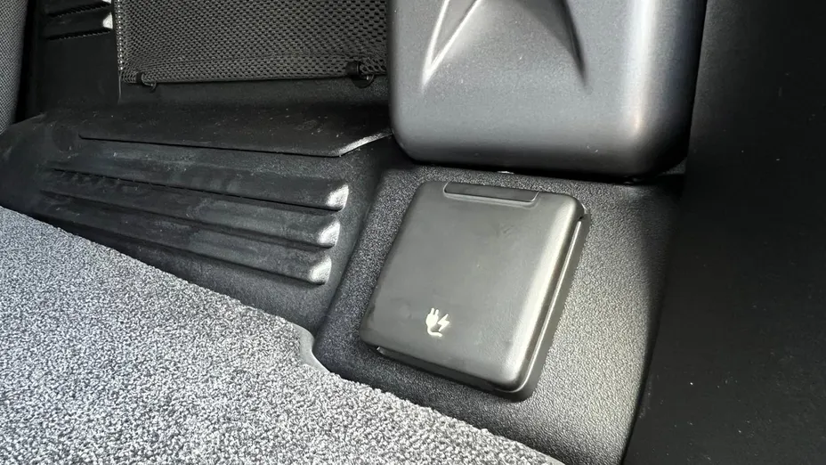 LAND ROVER Defender Defender 110 4.4 P635 V8 mHEV Octa