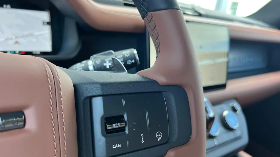 LAND ROVER Defender Defender 110 4.4 P635 V8 mHEV Octa