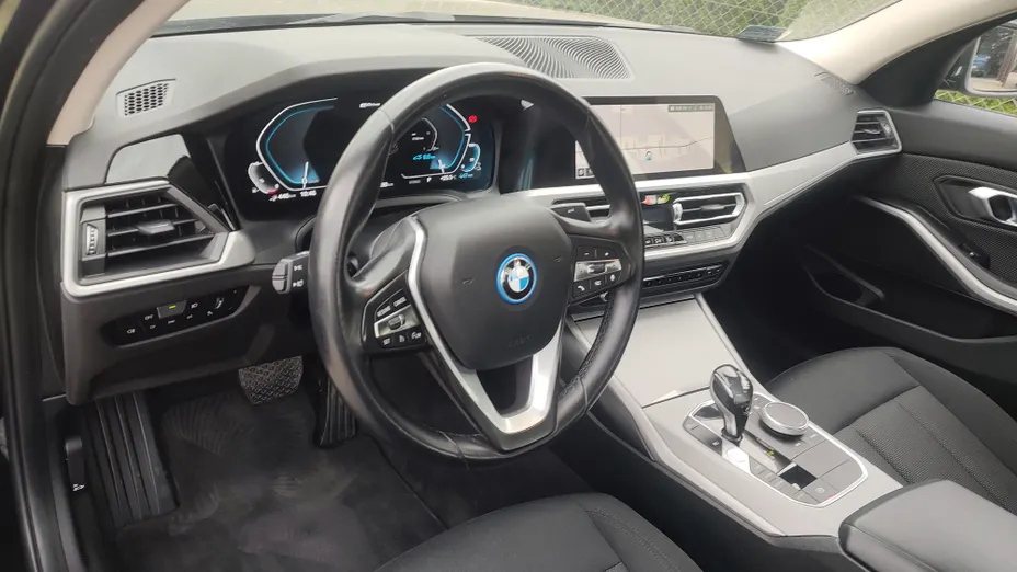 BMW Seria 3 330e Advantage aut