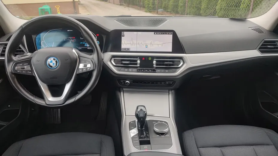 BMW Seria 3 330e Advantage aut