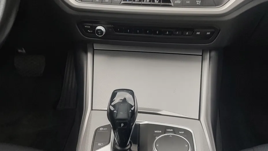 BMW Seria 3 330e Advantage aut