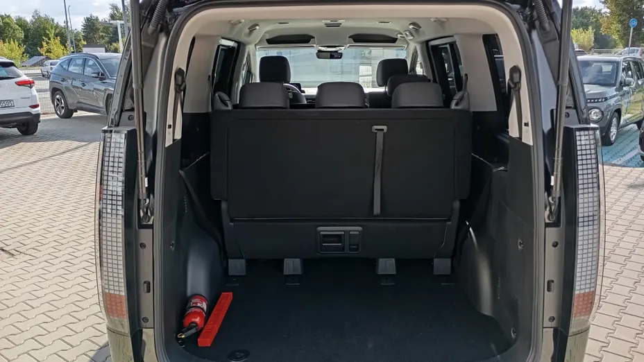 HYUNDAI Staria Staria 1.6 T-GDI HEV Smart VIP aut