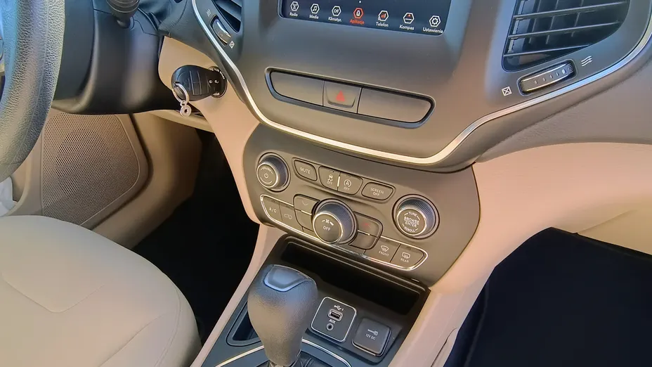 JEEP Cherokee Cherokee 2.4 Sport