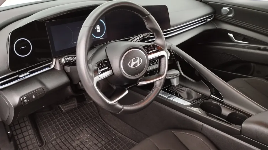 HYUNDAI Elantra Elantra 1.6 Smart CVT