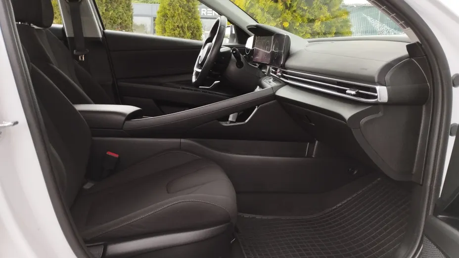 HYUNDAI Elantra Elantra 1.6 Smart CVT