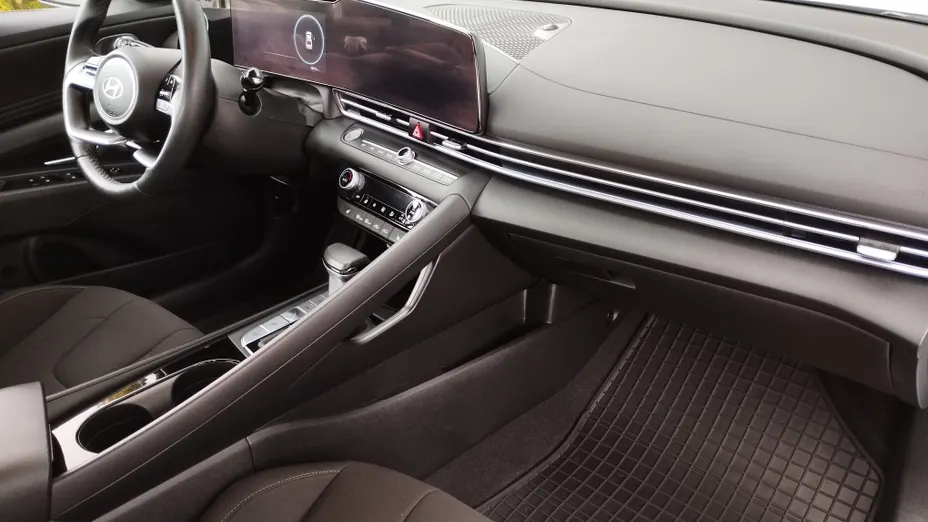 HYUNDAI Elantra Elantra 1.6 Smart CVT