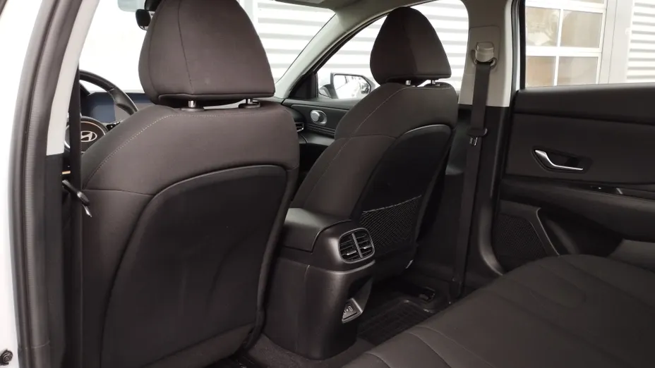 HYUNDAI Elantra Elantra 1.6 Smart CVT