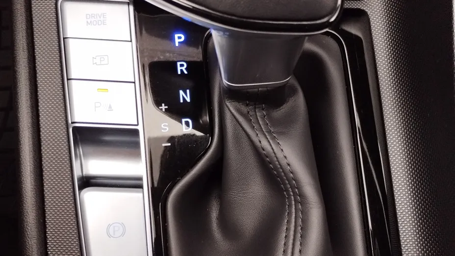 HYUNDAI Elantra Elantra 1.6 Smart CVT