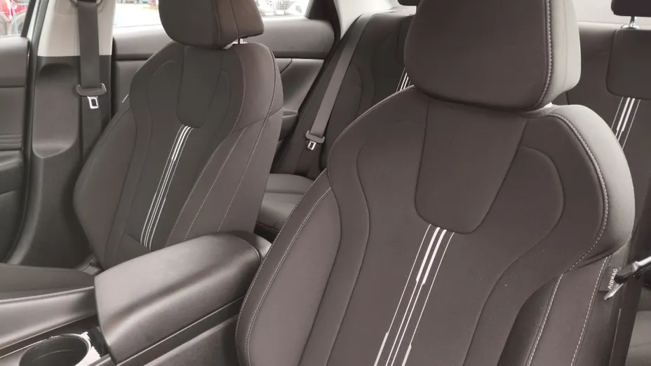 HYUNDAI Elantra Elantra 1.6 Smart CVT